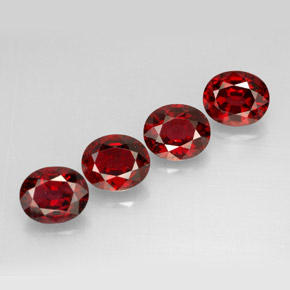カラットの天然レッドスピネル（6.2×5.1 mm・オーバルカット）