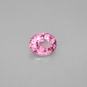 1.32カラットの天然ピンクスピネル（7.4×6.1 mm・オーバルカット）