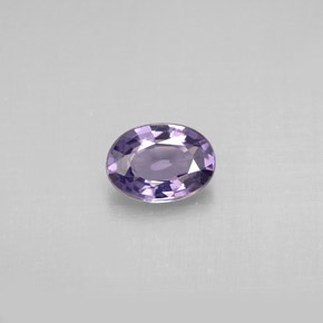 0.88カラットの天然パープルスピネル（7.1×5.1 mm・オーバルカット）