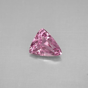 1.15カラットの天然バイオレットピンクスピネル（7.7×6.6 mm・トリリアント）