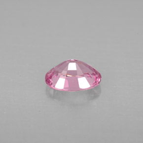 1.14カラットの天然ピンクスピネル（7.3×5.6 mm・オーバルカット）