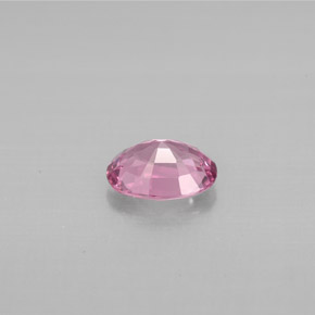 0.78カラットの天然ピンクスピネル（6.6×5 mm・オーバルカット）
