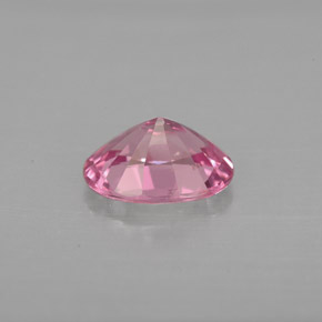 1.16カラットの天然ピンクスピネル（7.7×5.7 mm・オーバルカット）