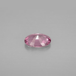 0.99カラットの天然ピンクスピネル（7.5×5.4 mm・オーバルカット）