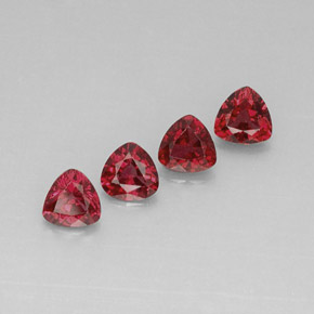 カラットの天然レッドスピネル（5.1×5.1 mm・トリリアント）