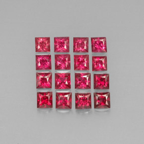 カラットの天然レッドスピネル（3×2.9 mm・四角）