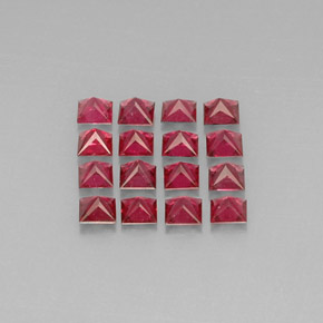 カラットの天然レッドスピネル（3.1×3 mm・四角）
