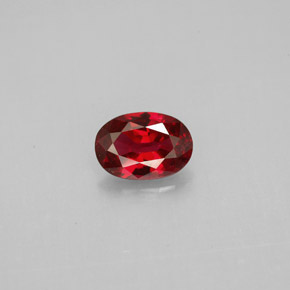 0.64カラットの天然レッドスピネル（6.6×4.6 mm・オーバルカット）