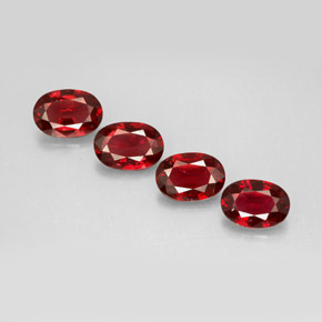 カラットの天然レッドスピネル（6.6×4.6 mm・オーバルカット）