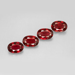 カラットの天然レッドスピネル（6.6×4.6 mm・オーバルカット）