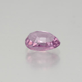 0.96カラットの天然紫がかったピンクスピネル（6.9×4.7 mm・洋梨の形）