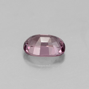 0.68カラットの天然ローズピンクスピネル（6.2×4.4 mm・クッションカット）