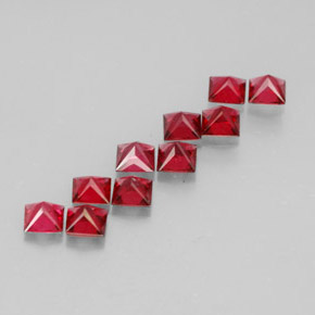 カラットの天然レッドスピネル（3.1×3.1 mm・四角）