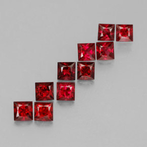 カラットの天然レッドスピネル（3.1×3.1 mm・四角）