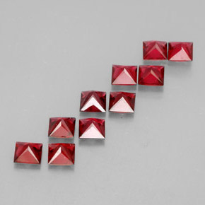 カラットの天然レッドスピネル（3.1×3.1 mm・四角）