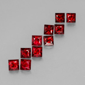 カラットの天然レッドスピネル（3.1×3 mm・四角）