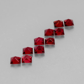 カラットの天然レッドスピネル（3.1×3 mm・四角）