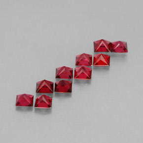 カラットの天然レッドスピネル（3.1×3 mm・四角）