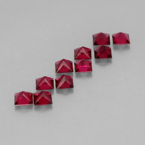 カラットの天然レッドスピネル（3.1×3.1 mm・四角）