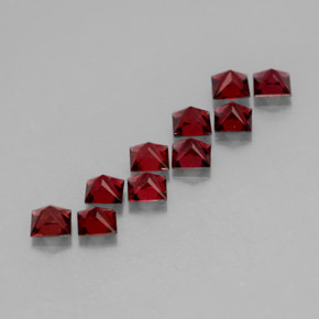 カラットの天然レッドスピネル（3.1×3.1 mm・四角）