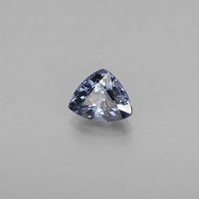 0.46カラットの天然ブルースピネル（5.3×4.4 mm・トリリアント）