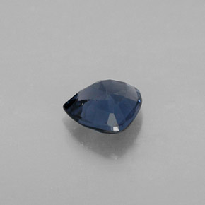 0.54カラットの天然ブルースピネル（5.4×5.2 mm・トリリアント）