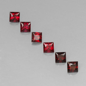 カラットの天然レッドスピネル（3.2×3.2 mm・四角）