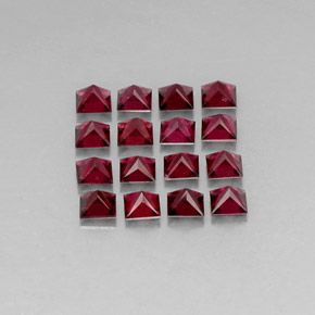 カラットの天然レッドスピネル（3.2×3.1 mm・四角）