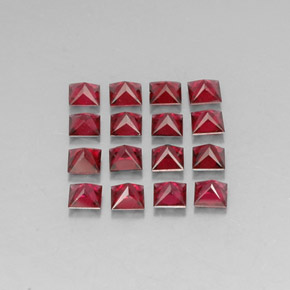 カラットの天然レッドスピネル（3.1×3.1 mm・四角）