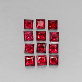 カラットの天然レッドスピネル（3.1×3.1 mm・四角）