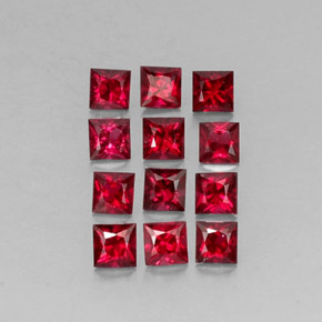 カラットの天然レッドスピネル（3.1×3.1 mm・四角）