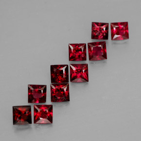 カラットの天然レッドスピネル（3.1×3.1 mm・四角）