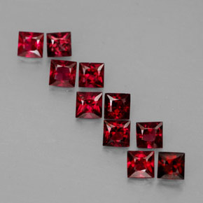 カラットの天然レッドスピネル（3.1×3.1 mm・四角）