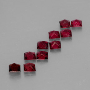 カラットの天然レッドスピネル（3.1×3.1 mm・四角）