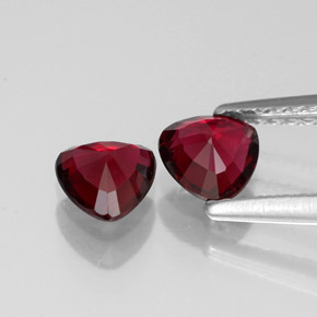 カラットの天然レッドスピネル（5×5 mm・トリリアント）