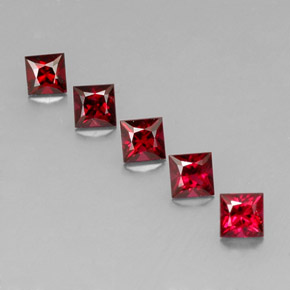 カラットの天然レッドスピネル（4.1×4 mm・四角）