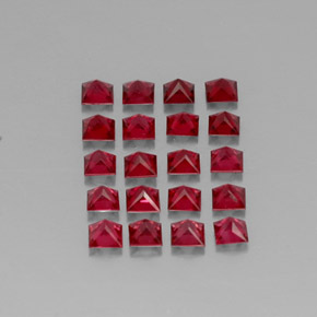 カラットの天然レッドスピネル（2.6×2.6 mm・四角）