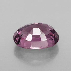 1.94カラットの天然パープルスピネル（8.1×6.6 mm・オーバルカット）