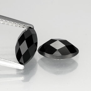 カラットの天然黒スピネル（8.1×4.1 mm・マーキス）