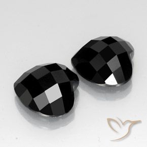 Shop natural 13.46ct ブラック スピネル gems, 心臓, from タイ at GemSelect. In stock, global shipping!