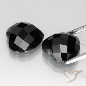 Shop natural 13.46ct ブラック スピネル gems, 心臓, from タイ at GemSelect. In stock, global shipping!
