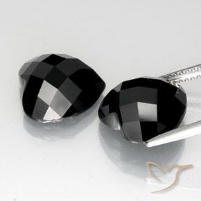 Shop natural 13.02ct ブラック スピネル gems, 心臓, from タイ at GemSelect. In stock, global shipping!