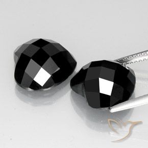 Shop natural 13.12ct ブラック スピネル gems, 心臓, from タイ at GemSelect. In stock, global shipping!