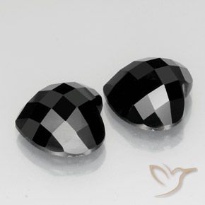 Shop natural 14.51ct ブラック スピネル gems, 心臓, from タイ at GemSelect. In stock, global shipping!