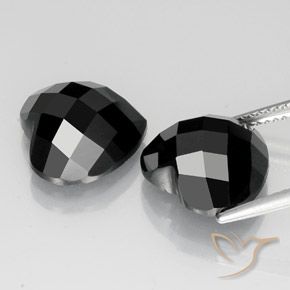 Shop natural 14.51ct ブラック スピネル gems, 心臓, from タイ at GemSelect. In stock, global shipping!