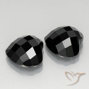 Shop natural 14.37ct ブラック スピネル gems, 心臓, from タイ at GemSelect. In stock, global shipping!