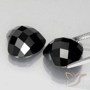 Shop natural 13.98ct ブラック スピネル gems, 心臓, from タイ at GemSelect. In stock, global shipping!