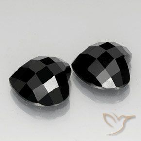 Shop natural 12.97ct ブラック スピネル gems, 心臓, from タイ at GemSelect. In stock, global shipping!