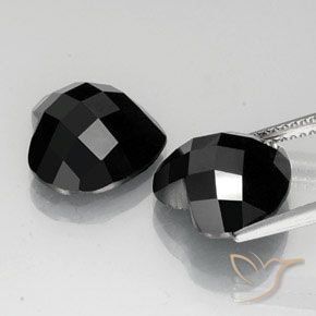 Shop natural 12.97ct ブラック スピネル gems, 心臓, from タイ at GemSelect. In stock, global shipping!