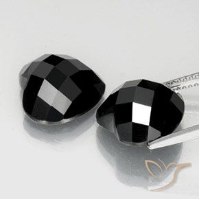 Shop natural 14.04ct ブラック スピネル gems, 心臓, from タイ at GemSelect. In stock, global shipping!